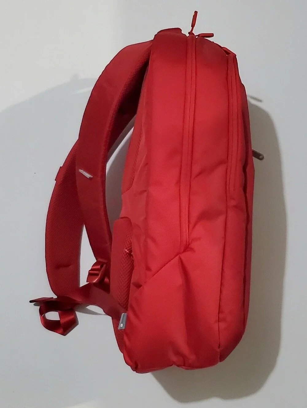 Incase Red Slim Urban Backpack fit 15